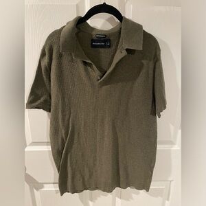 Men’s Abercrombie featherweight sweater polo, size large